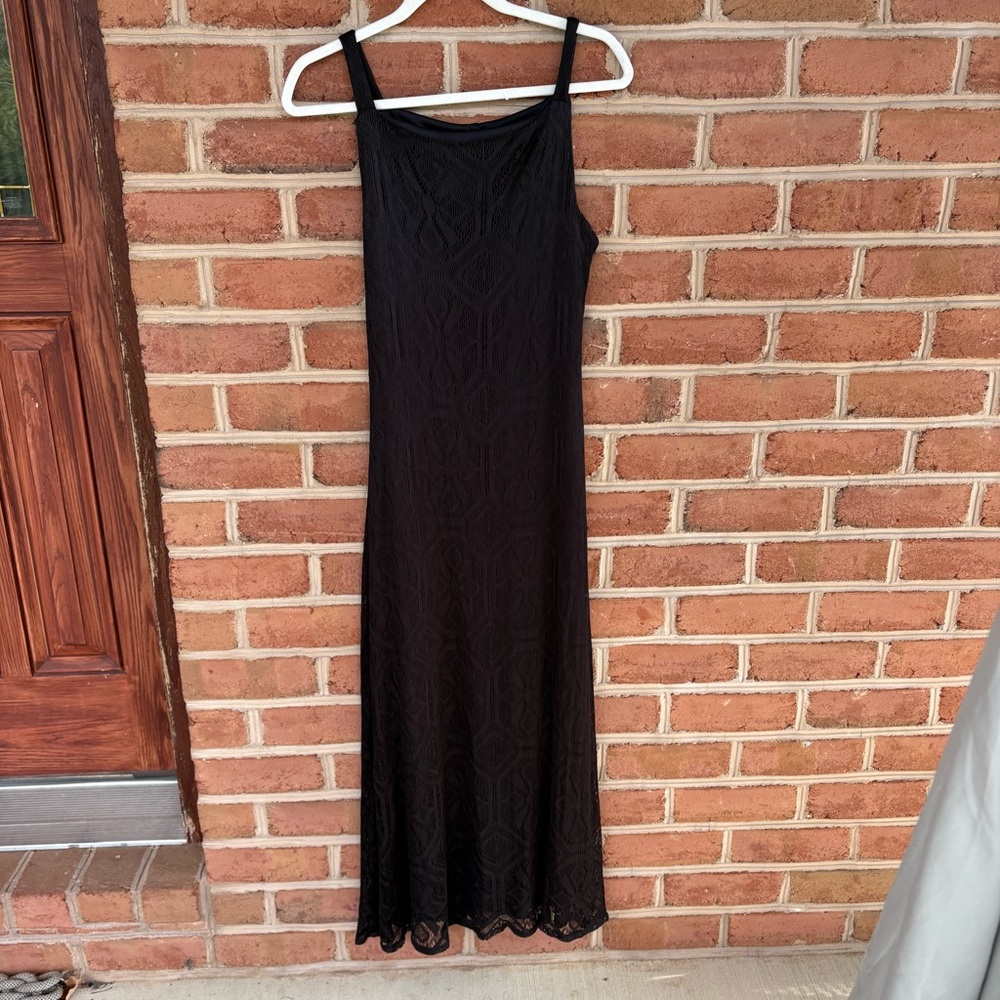 Tailor B. Moss Black Maxi Dress